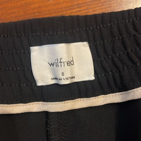 Wilfred by Aritzia Black Crepe trousers NWT - Picture 2 of 3